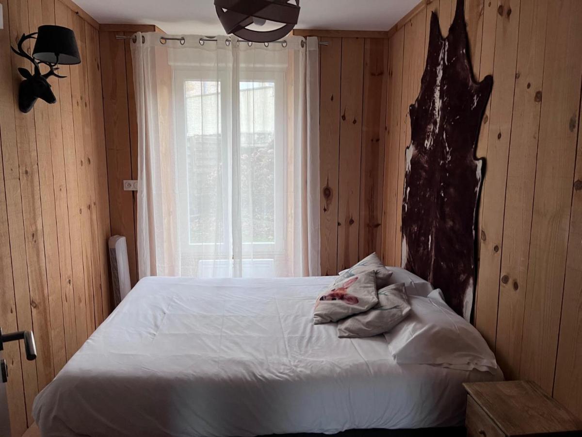 L'Hostellerie De Sevremont Saint-Michel-Mont-Mercure Екстериор снимка
