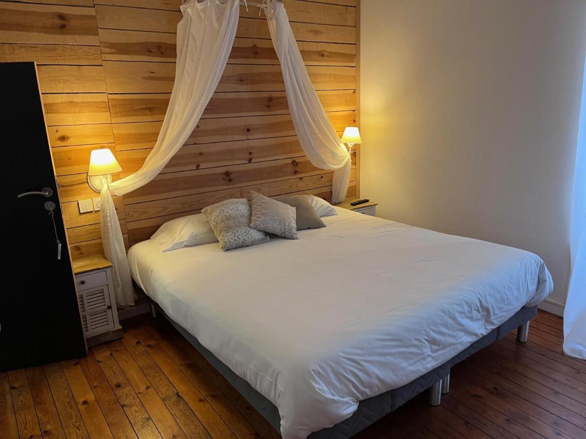 L'Hostellerie De Sevremont Saint-Michel-Mont-Mercure Екстериор снимка