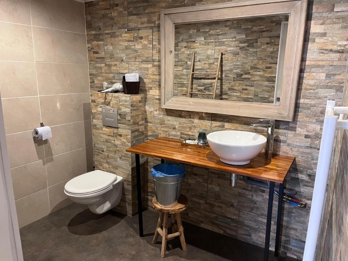 L'Hostellerie De Sevremont Saint-Michel-Mont-Mercure Екстериор снимка