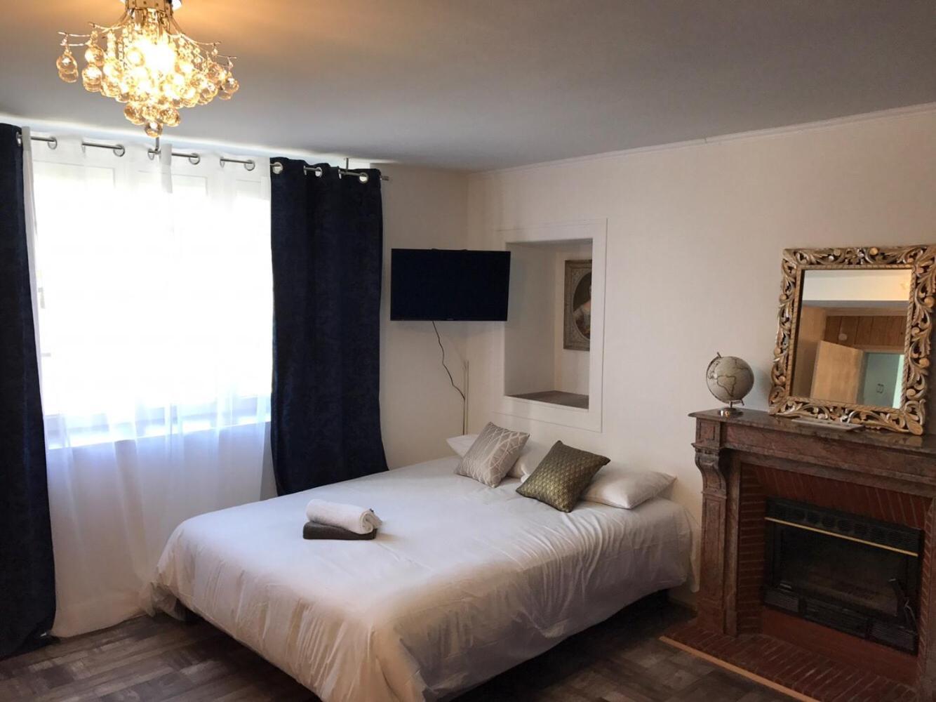 L'Hostellerie De Sevremont Saint-Michel-Mont-Mercure Екстериор снимка