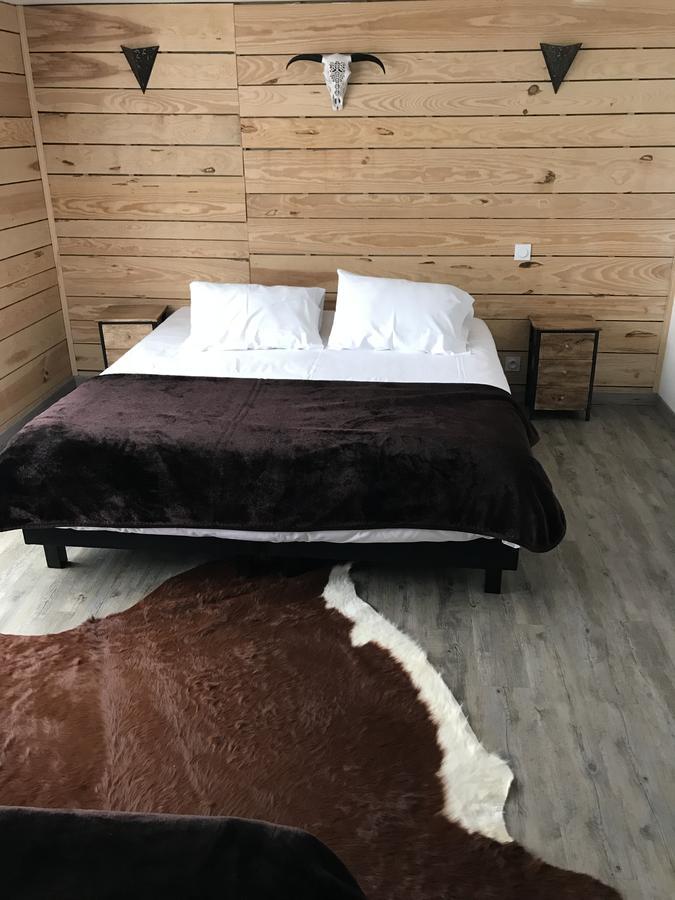 L'Hostellerie De Sevremont Saint-Michel-Mont-Mercure Екстериор снимка