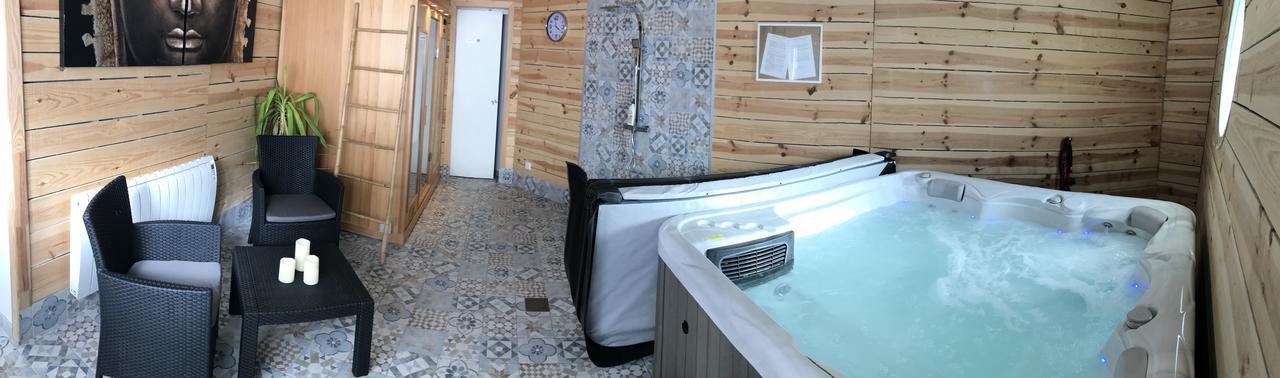 L'Hostellerie De Sevremont Saint-Michel-Mont-Mercure Екстериор снимка